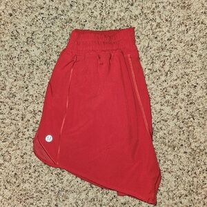Lululemon Red Hotty Hot High-Rise Short 2.5"